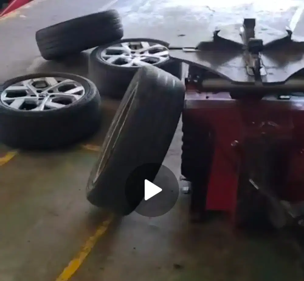 Di jual ban bekas mobil expander asli tahun 2023 kondisi masih tebal2