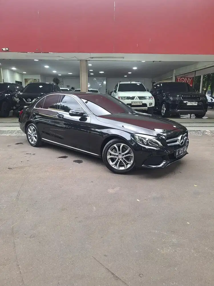 Mercedes Benz C200 W205 Avantgarde 2016 Hitam