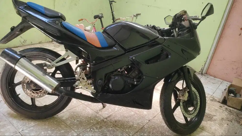 Honda CBR 150R CBU THAILAND