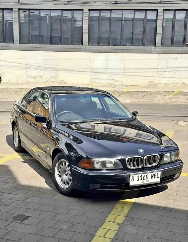 BMW E39 528i 1997 M52