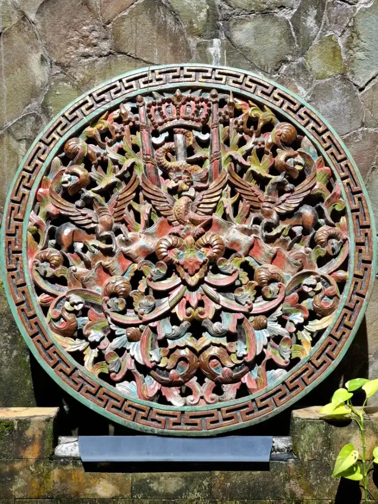 Hiasan dinding jati ukir