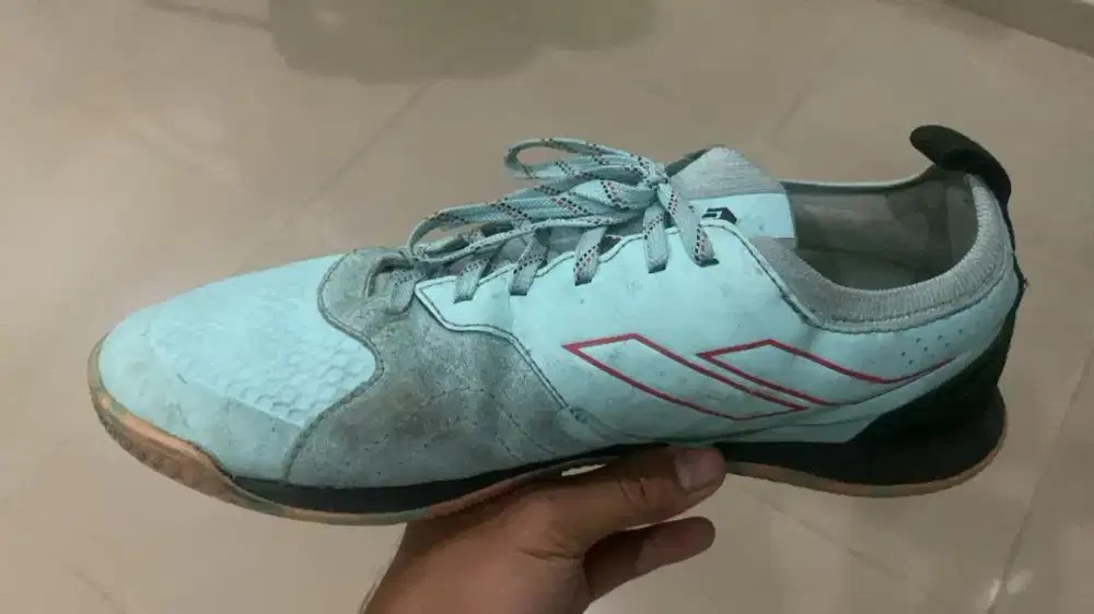 Sepatu Futsal Mills