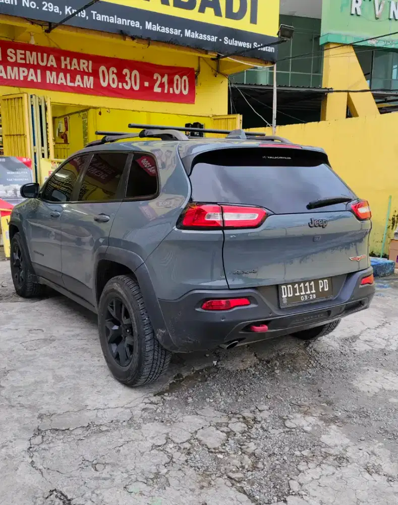 Jeep Cherokee Trailhawk 4x4 Thn 2015