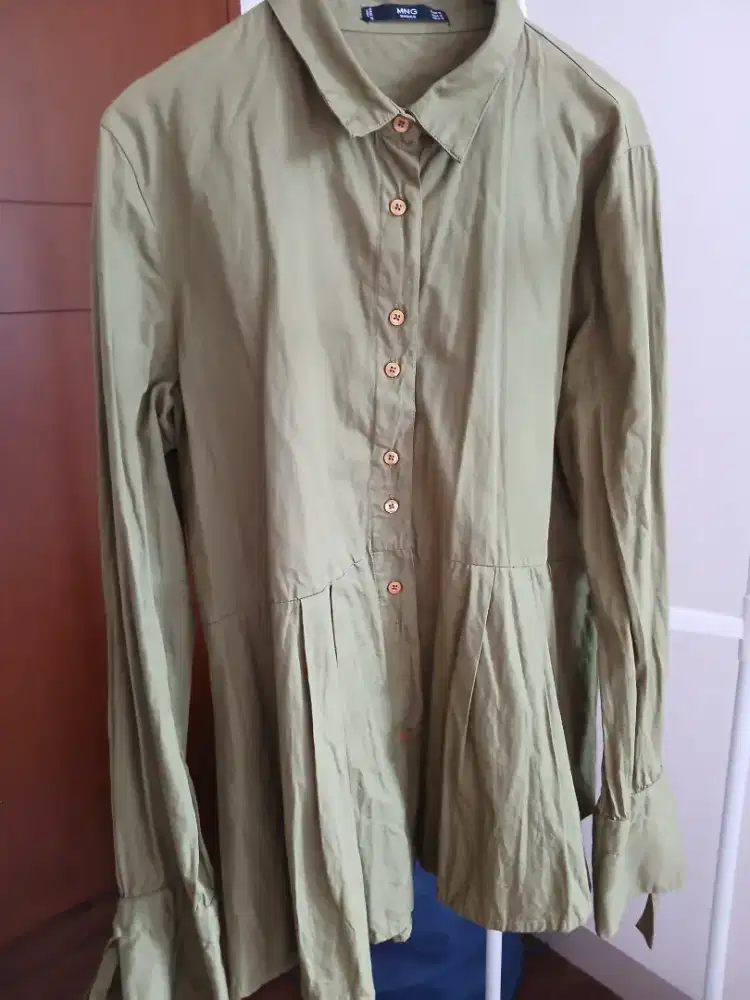 Kemeja polos merk Manggo