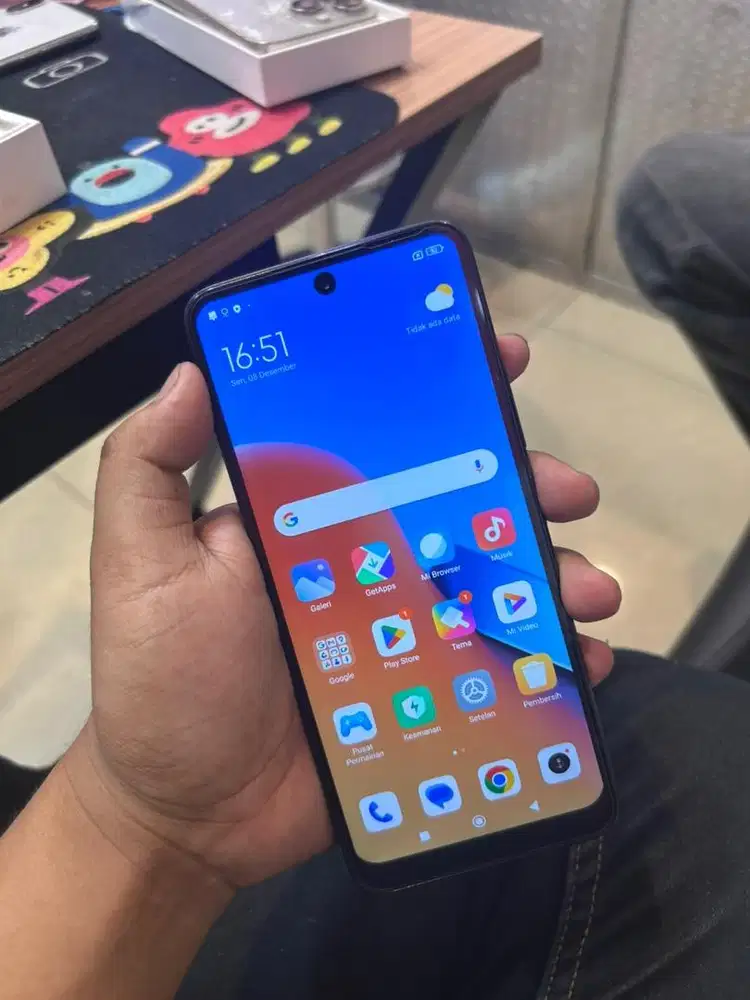 Xiomi redmi 12 8/256 unit aja mines retak sesuai foto