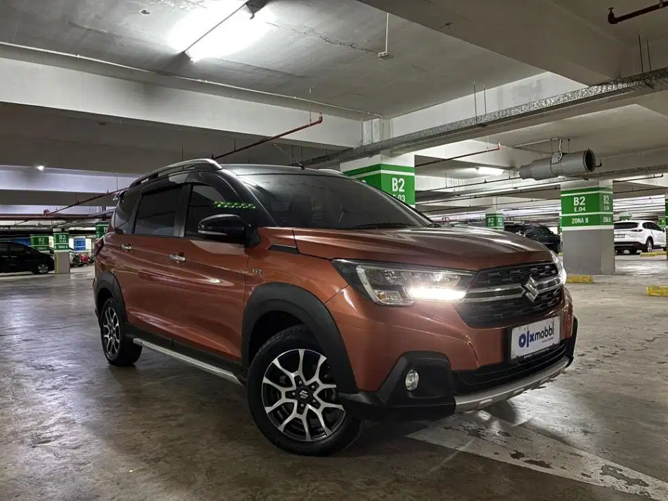 DP MURAH Suzuki XL7 1.5 Alpha Bensin-AT 2022 Oranye CKZAB