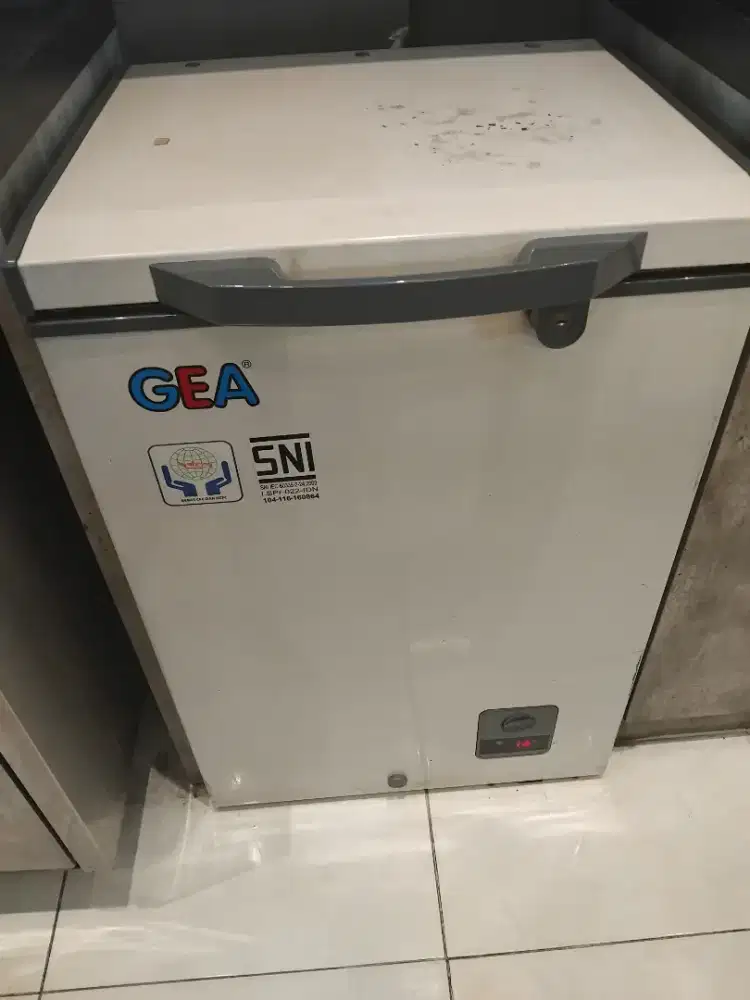 Kulkas GEA Freezer