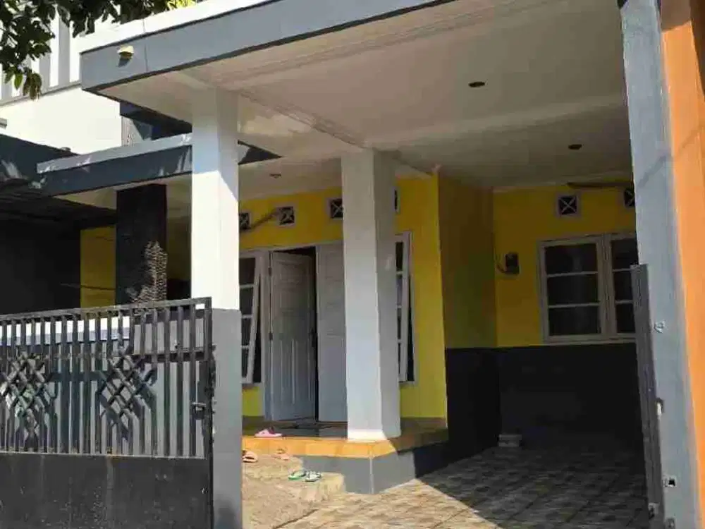 Di sewakan  Rumah 2 Lantai full furnish  Cluster Carita Pondok Cilegon Indah Lokasi Strategis