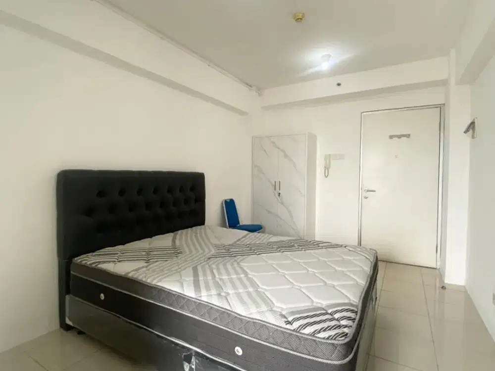 Apartemen Green Bay Pluit Tipe Studio Semi Furnished View Kolam + 1 AC