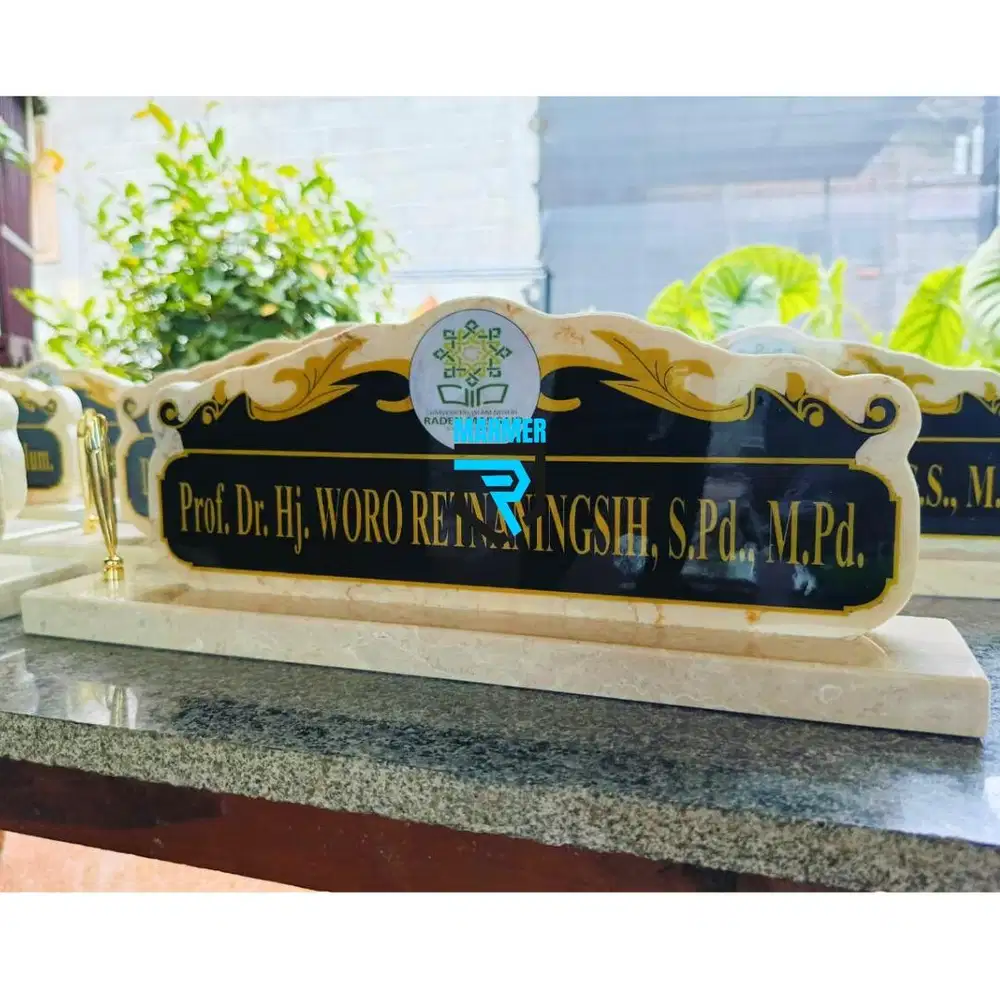 Papan nama stiker vandel batu marmer putih & tempat polpen mengkilap