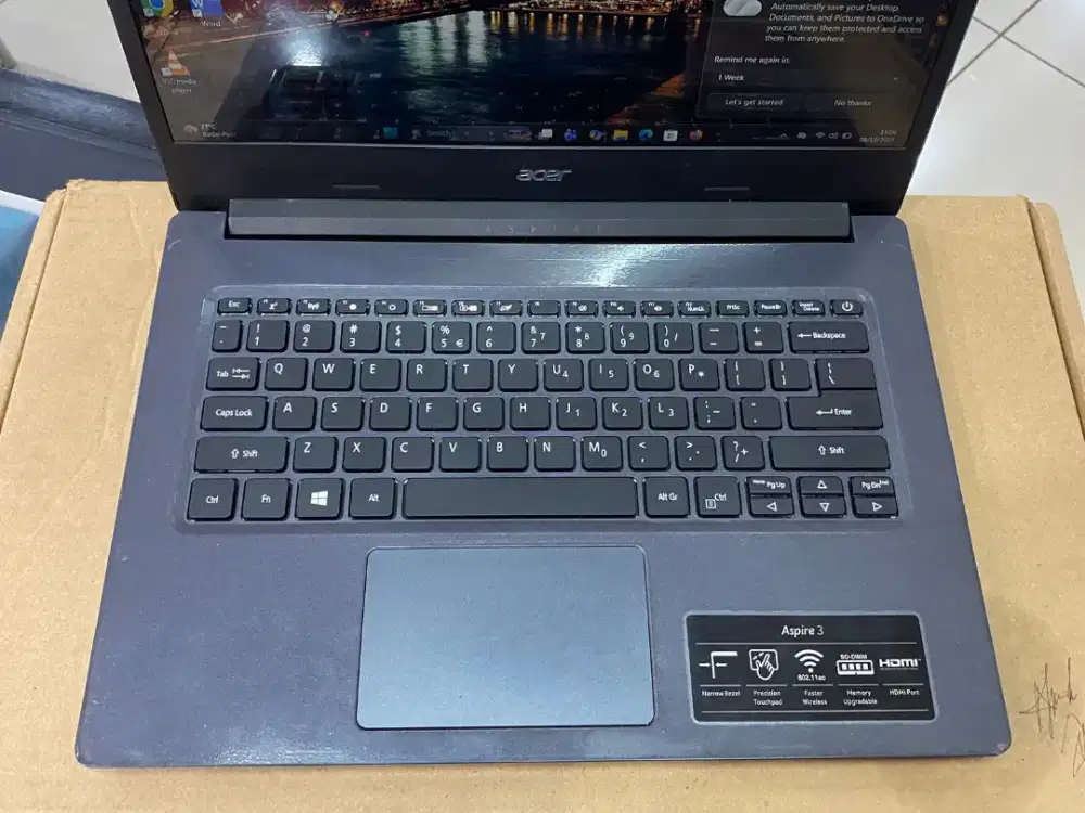 LAPTOP Lenovo Ideapad 320/Processor Core i3-6006U/Ram 4 GB/HDD 500GB