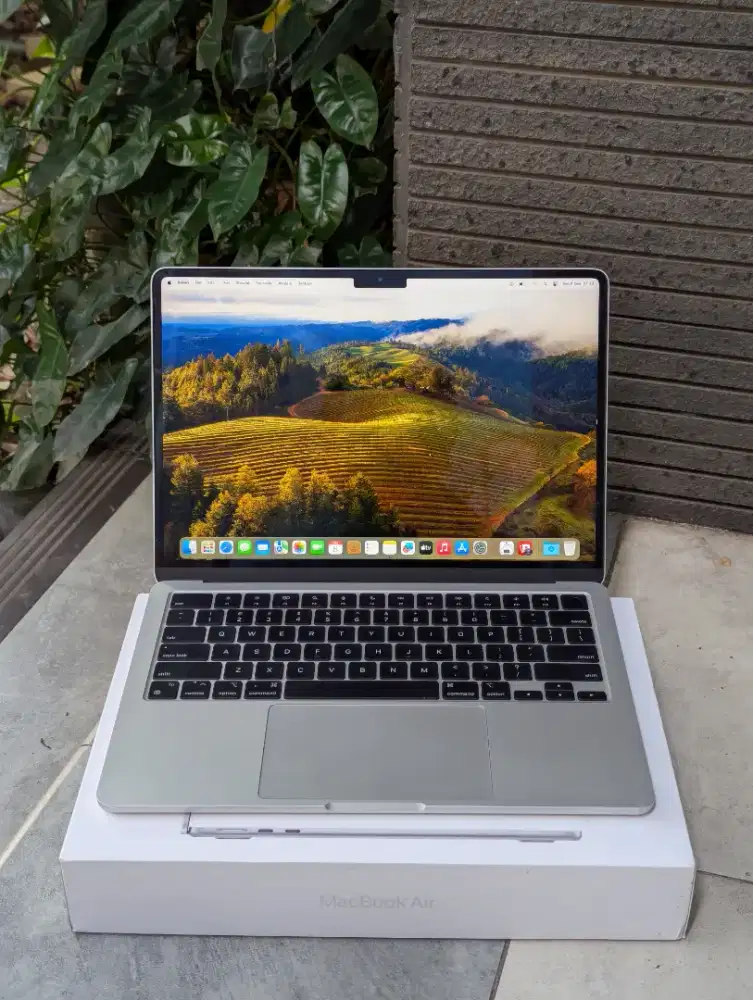 Macbook Air M2 8/256gb Fullset Garansi