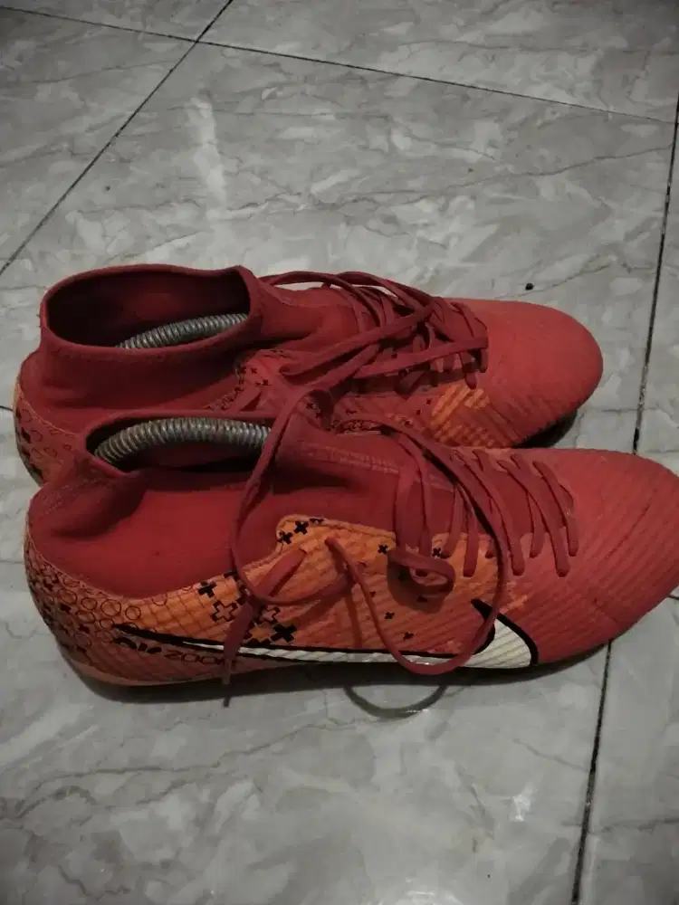 Sepatu bola Nike Air zomm No 43