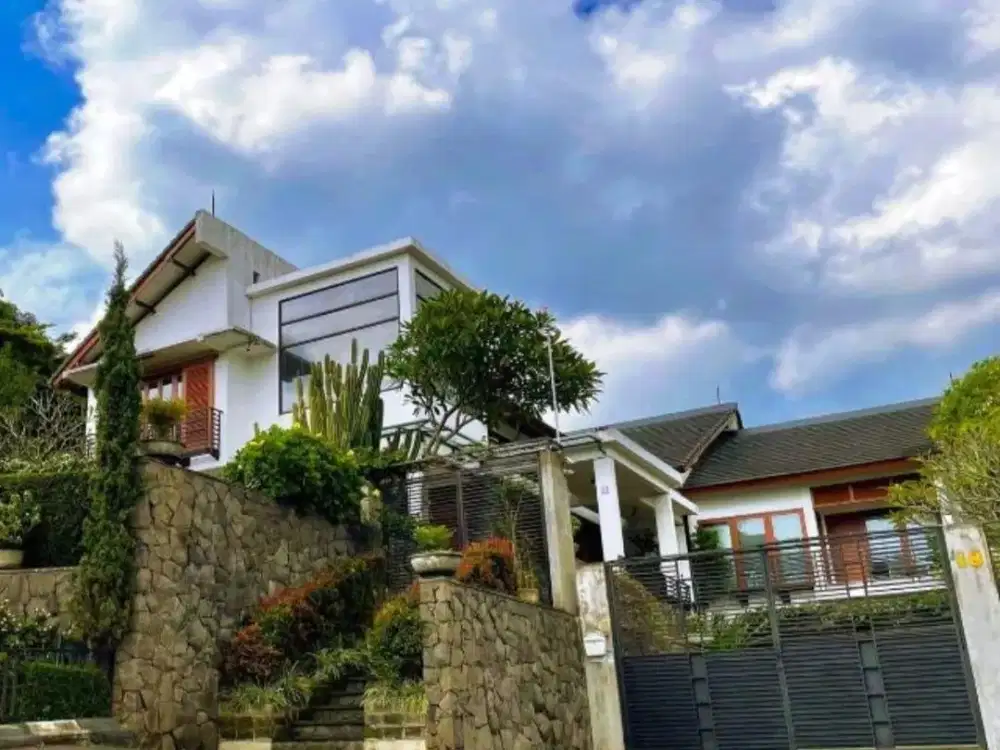 RUMAH MEWAH RAYA DEKAT HOTEL HARGA DIBAWAH APPRAISAL BANK MURAH DI RESOR DAGO PAKAR BANDUNG