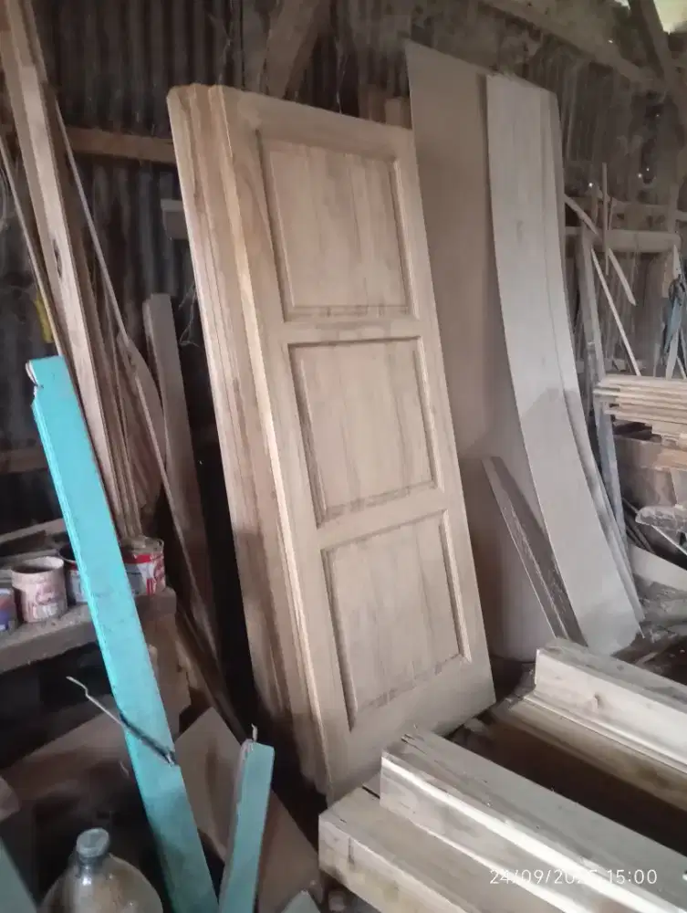 Jual pintu, kusen, jendela, meja kantor kayu jati murah berkualitas