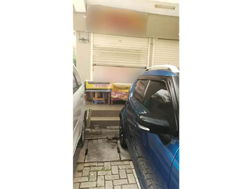 Kios Gading Nias Dahlia, Kelapa Gading