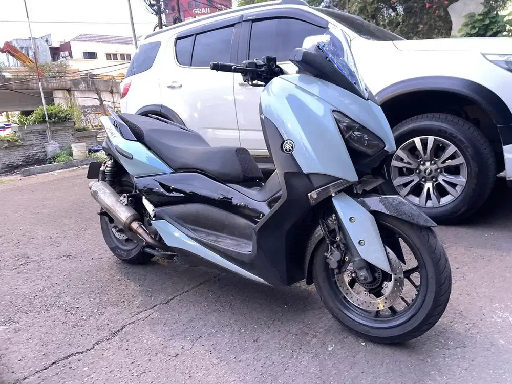 BU di jual xmax 2017 km 9.000 asli di pakai ngantor saja