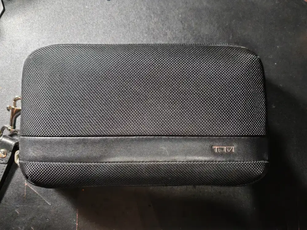 Tumi Triple Zip Clutch 1000% original dengan harga termurah