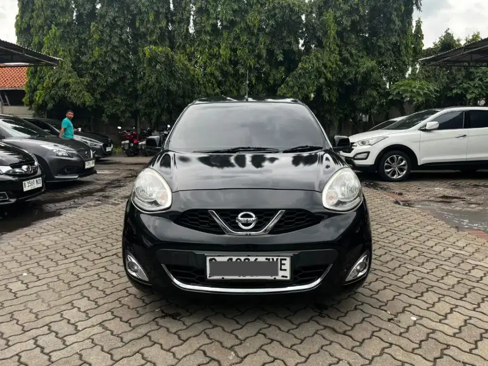 DP 5JT ANGSURAN 2,7 NISSAN MARCH XS 2014 BLACK EDITION  !!