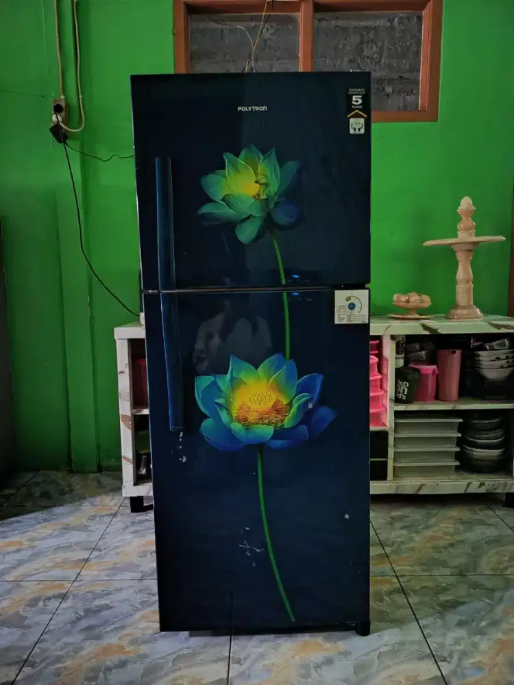 Kulkas 2 pintu POLYTRON