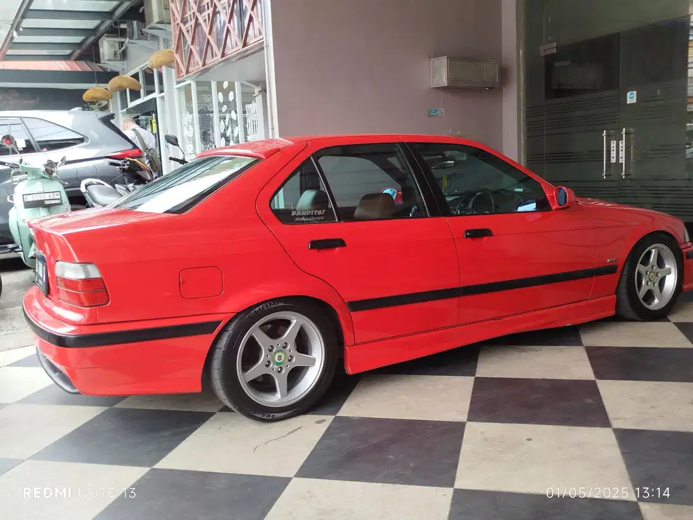 BMW 318i 1997 Bensin
