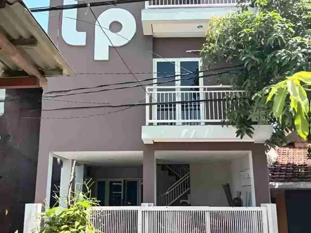 MURAH Jual Cepat, Dibawah Pasaran* 
Rumah Bekas Kantor + Kost²an Aktif
Di Kebonsari surabaya Selatan