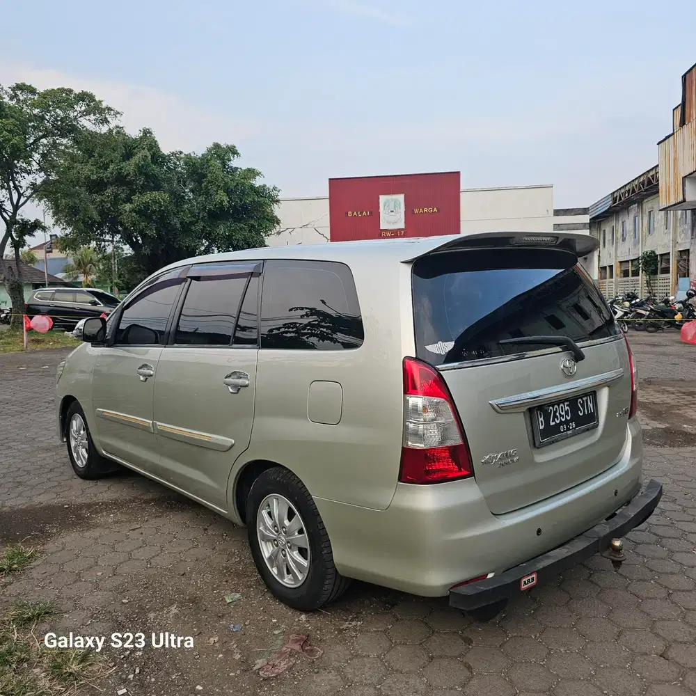 Toyota Kijang Innova 2011 Diesel