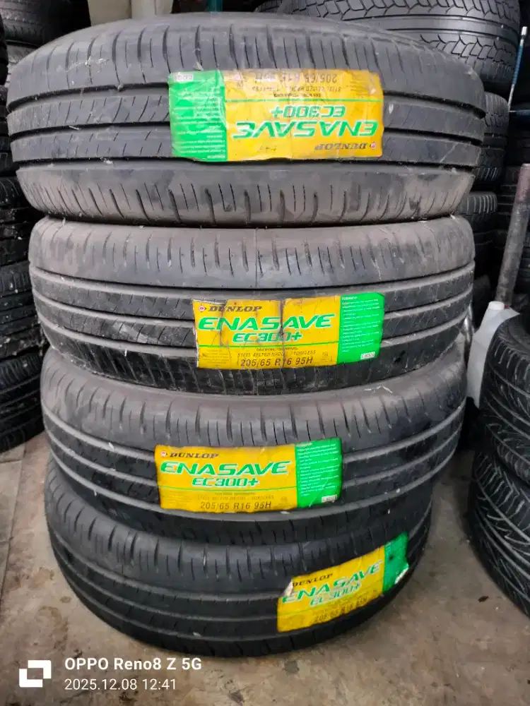 Jual ban mrek Dunlop Enasave Ec300 ukuran 205 65 R16 co2k buat rebon.