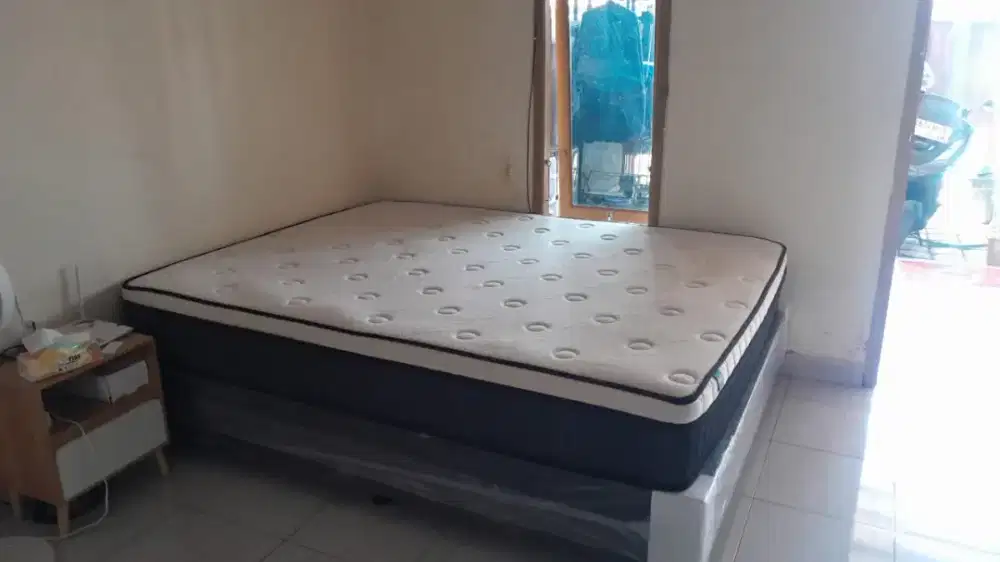 Dipan kayu 160 x 200,pemakaian 5 bulan