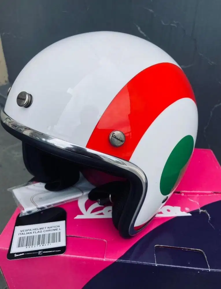 Helm Vespa Nation Italian Flag Chrome