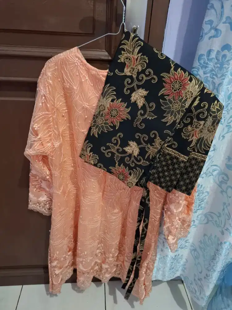 Kebaya Preloved