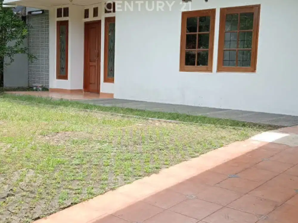 Rumah  Lama Di Kawasan Komplek Exclusive Di Lebak Bulus, Jaksel.