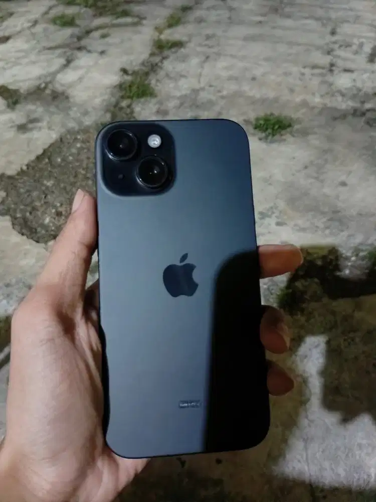 Iphone 15 128 - Resmi Blibli
