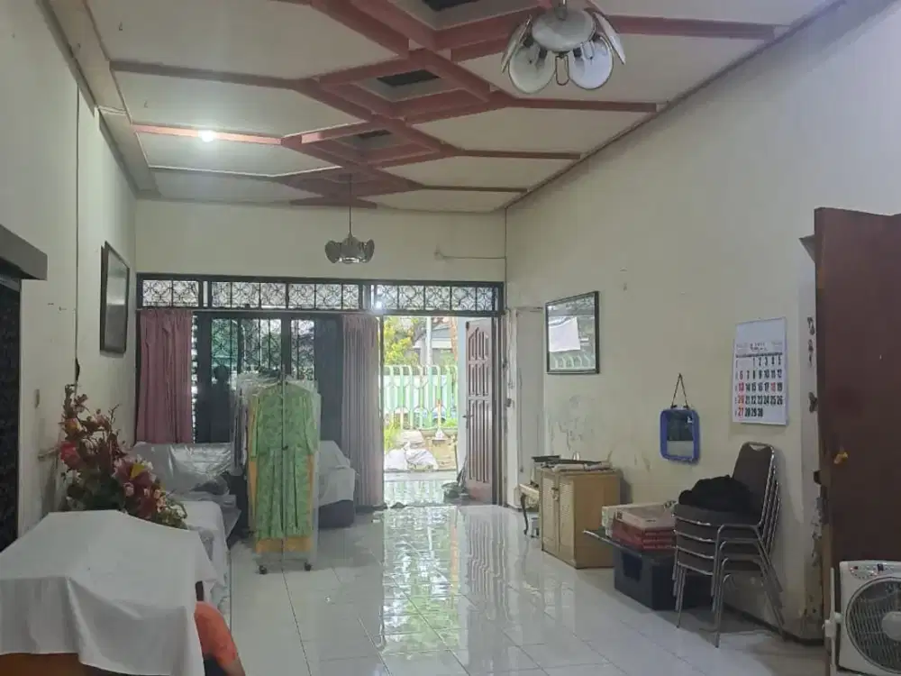 DIJUAL/DISEWAKAN RUMAH HITUNG TANAH DI PUSAT KOTA JL SLAMET