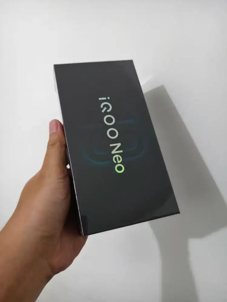 IQOO NEO 10 12/256 BARU