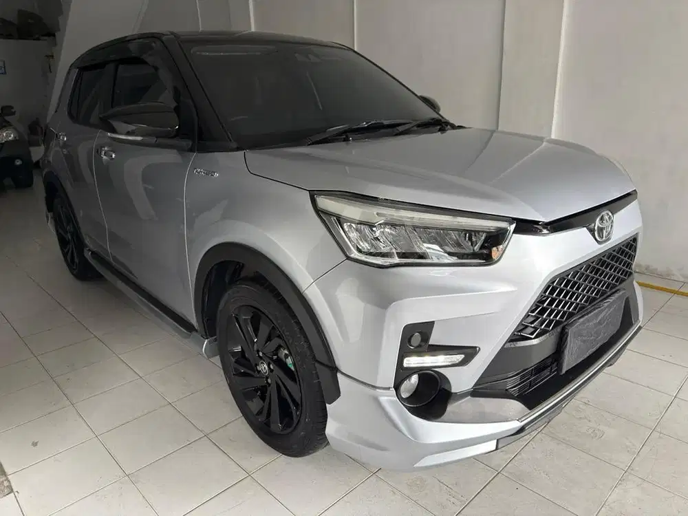 Raize 1.0 GR Sport TSS 2021 Silver 2 Tone