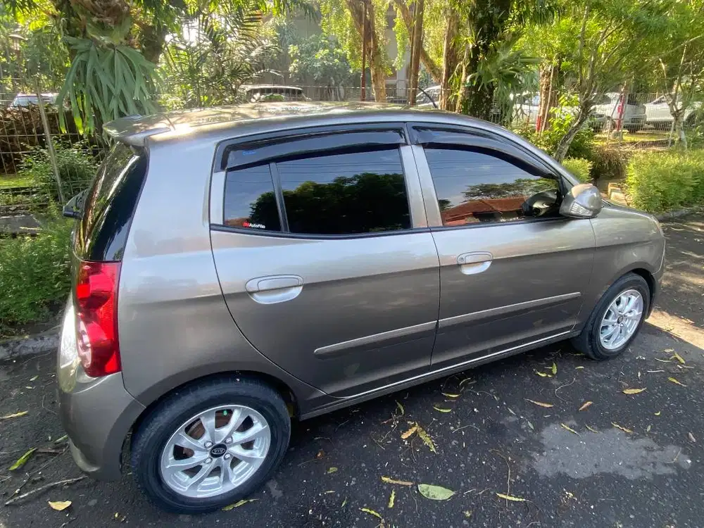 Kia Picanto cosmo Automatic tahun 2011
