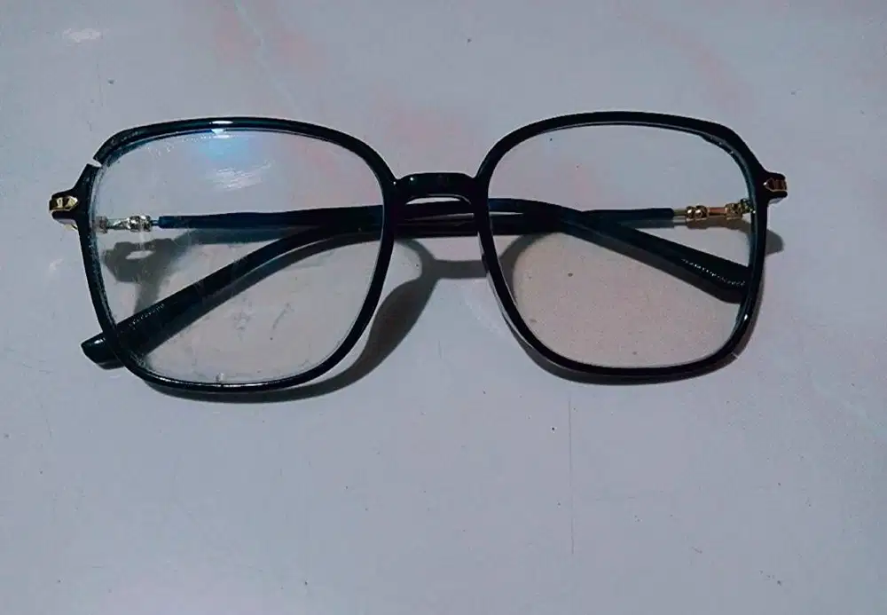 Kacamata Frame Hitam Elegan