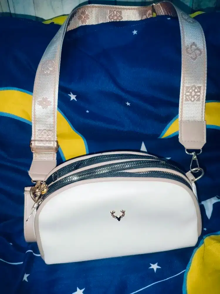 Tas Selempang Kecil