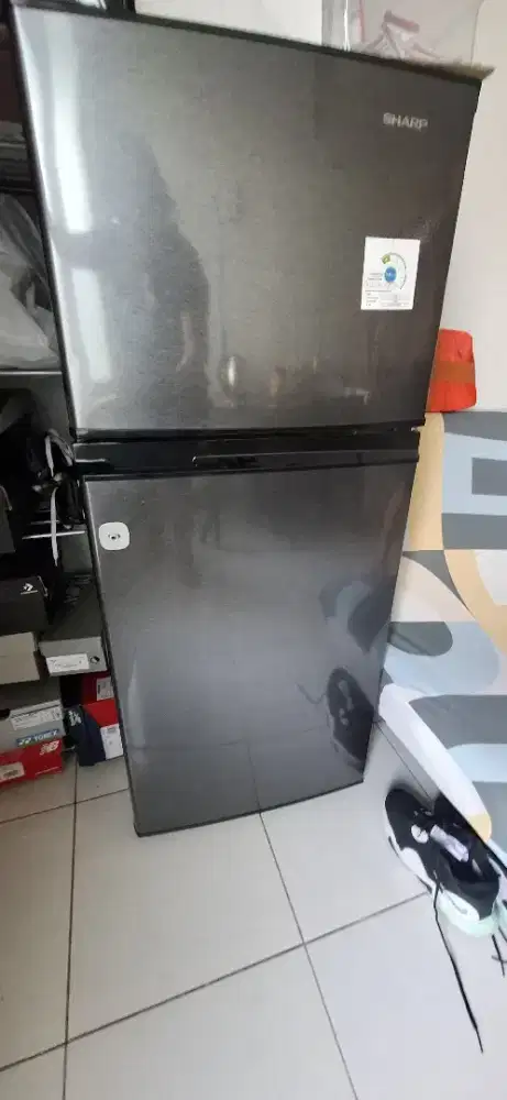 Dijual Kulkas 2 pintu Sharp