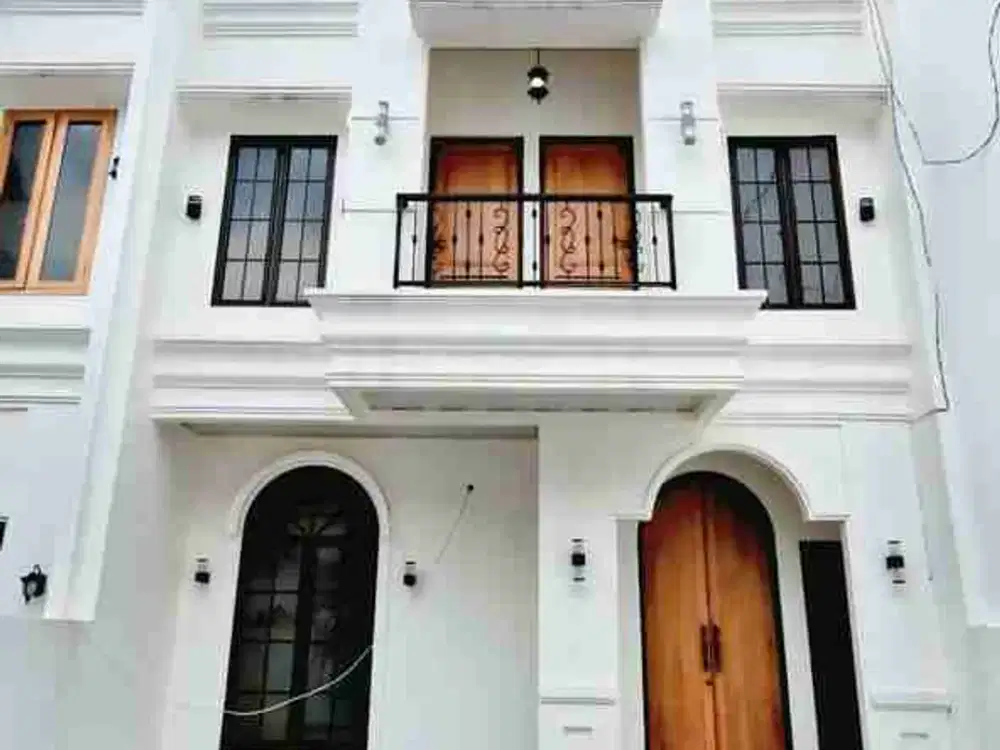 Rumah Baru Desain Classic With Private Pool di M Kahfi 2 Jagakarsa