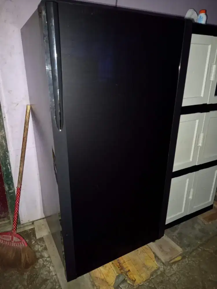 Kulkas belum lama pakai