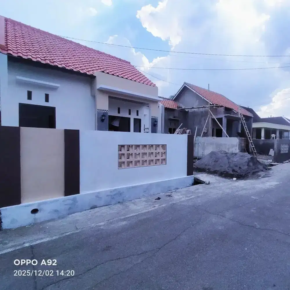 Rumah baru murah  siap huni jeruk sawit Karanganyar