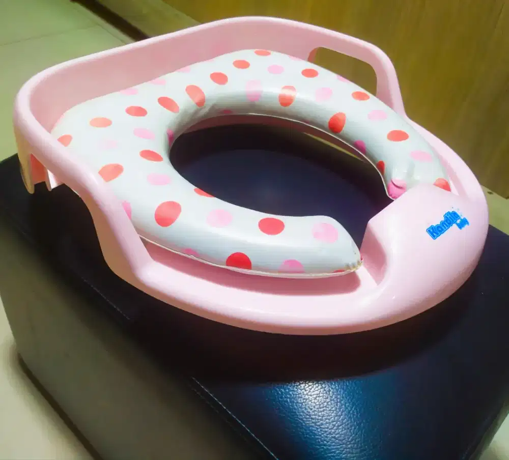 Jual potty chair portable utk batita jalan ke mall kondisi bersih