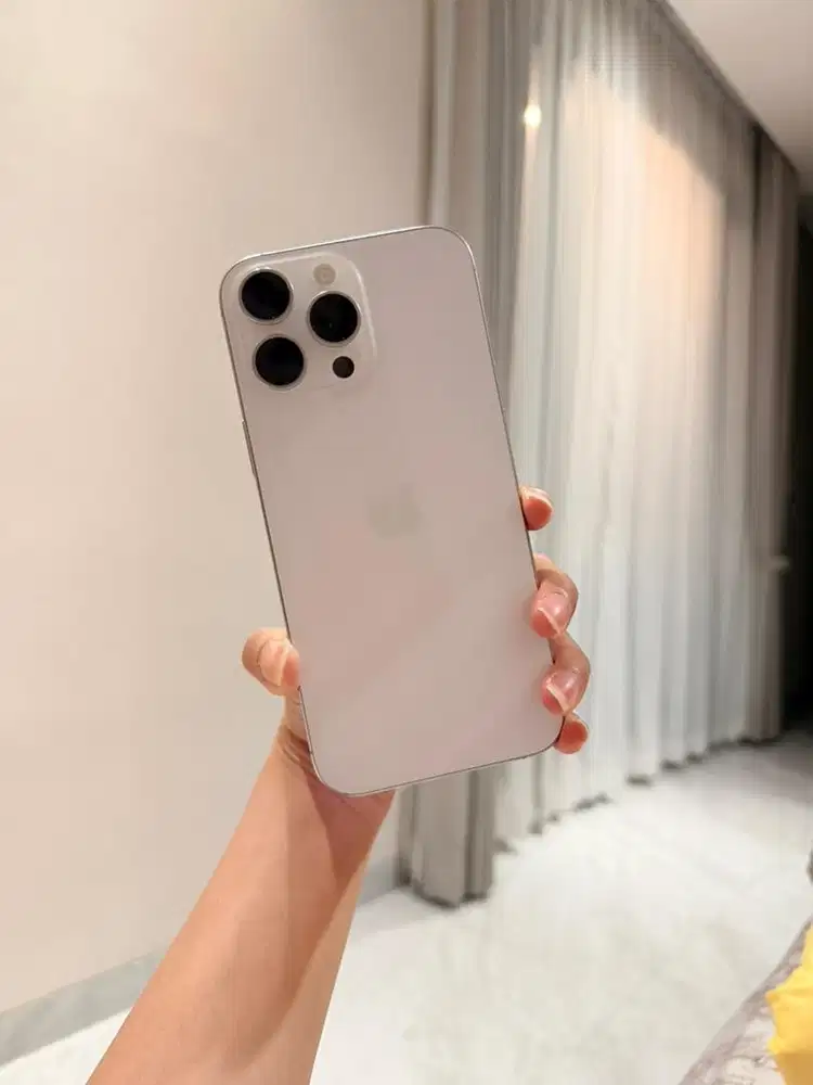 Iphone 16 Pro Max White Titanium Mulus Lengkap Garansi Inter