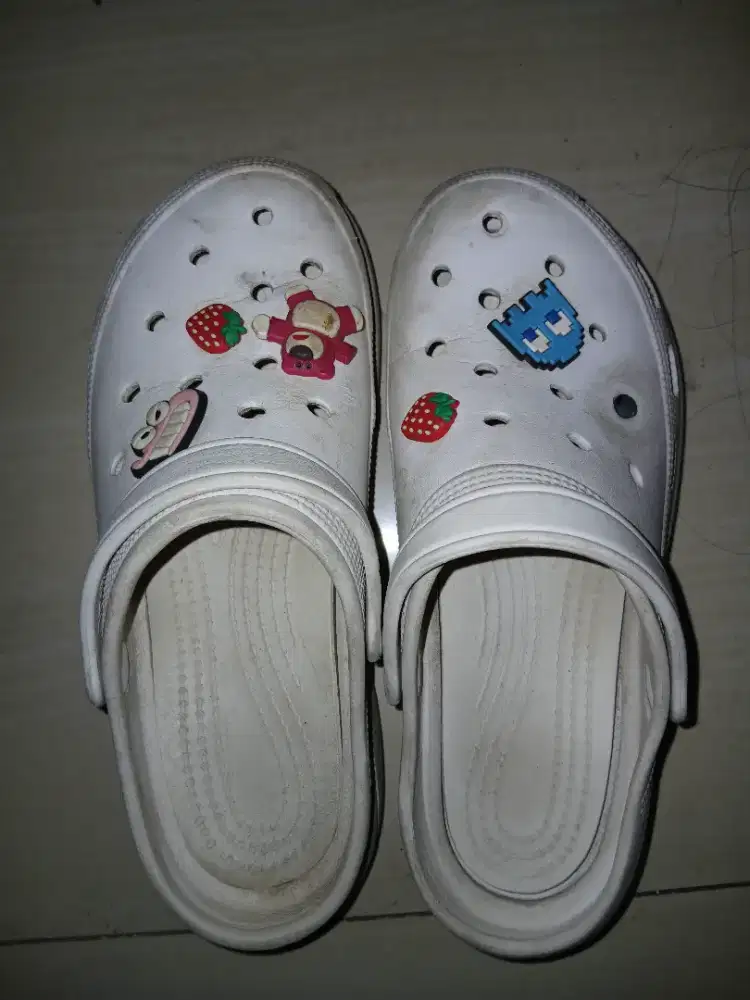 sendal crocs wanita