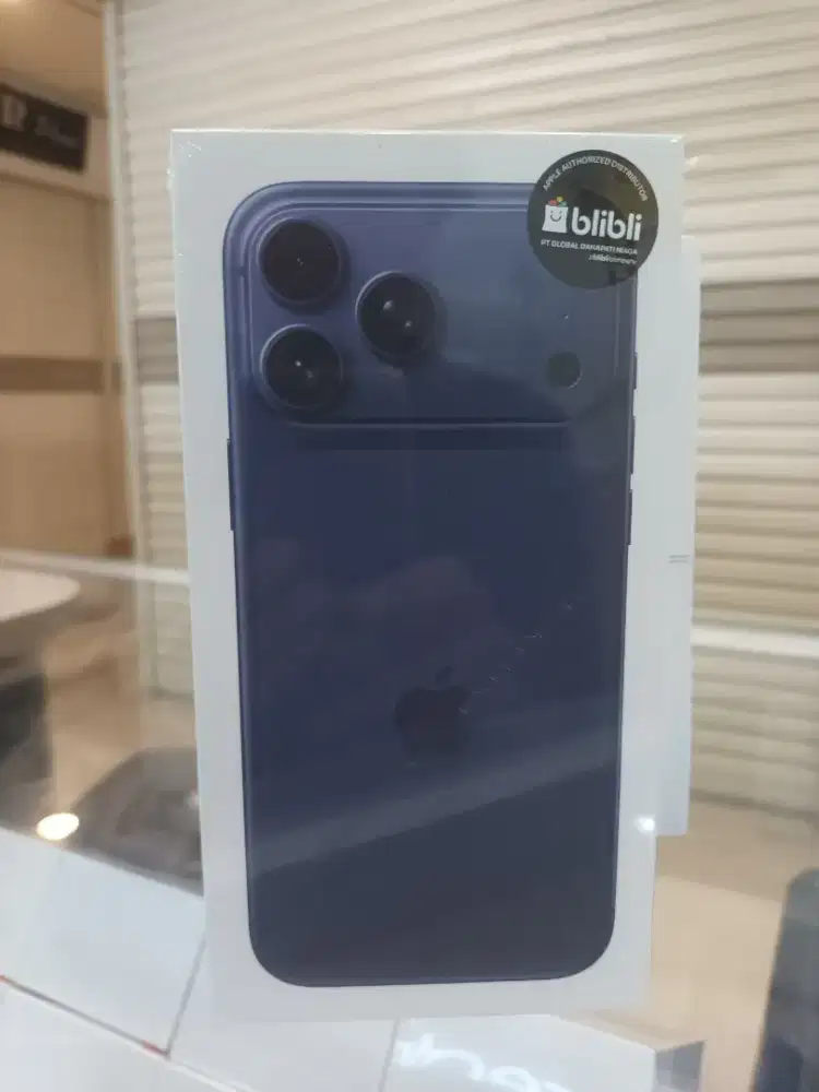 Apple Iphone 17 pro max 256 Deep blue