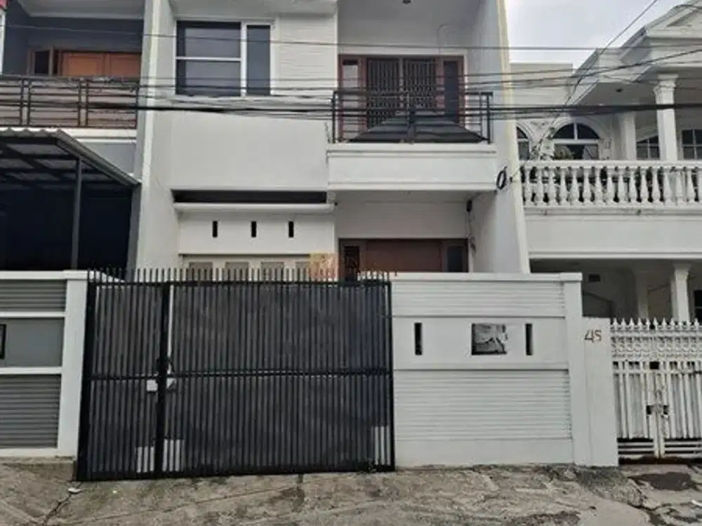 Hunian Nyaman untuk Keluarga, Akses Mudah ke Mana Saja.” Disewakan Rumah 3 lantai unfurnish di rawa kepa raya tomang  lokasi di pinggir jalan