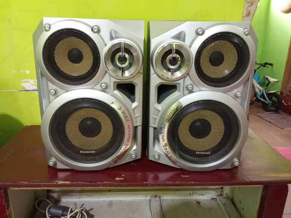 Sepasang Speaker merk Panasonic