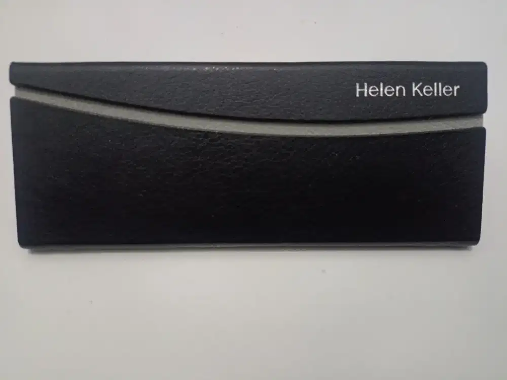 Kacamata Helen Keller Pria